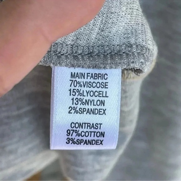 St. John Jersey Jacket full zipper medium - Picture 7 of 9